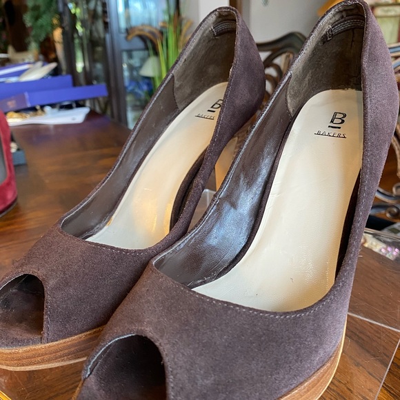 BAKERS Sz 8B Brown Suede Open-toe wood heel & Platform Pump - Picture 8 of 8